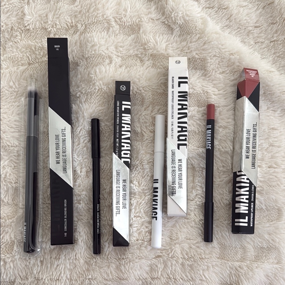 IL MAKIAGE Makeup Essential Bundle!